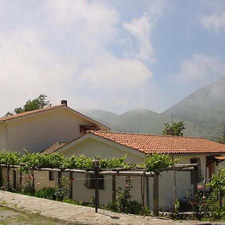 منزل ريفي Collevento تريكينا