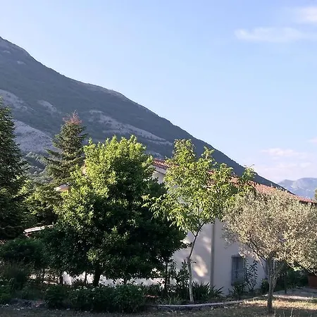 Collevento منزل ريفي تريكينا